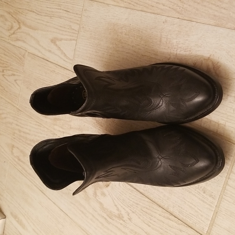 Ariat Dixon An All Leather Western Bootie in Black Size 10 in EUC!